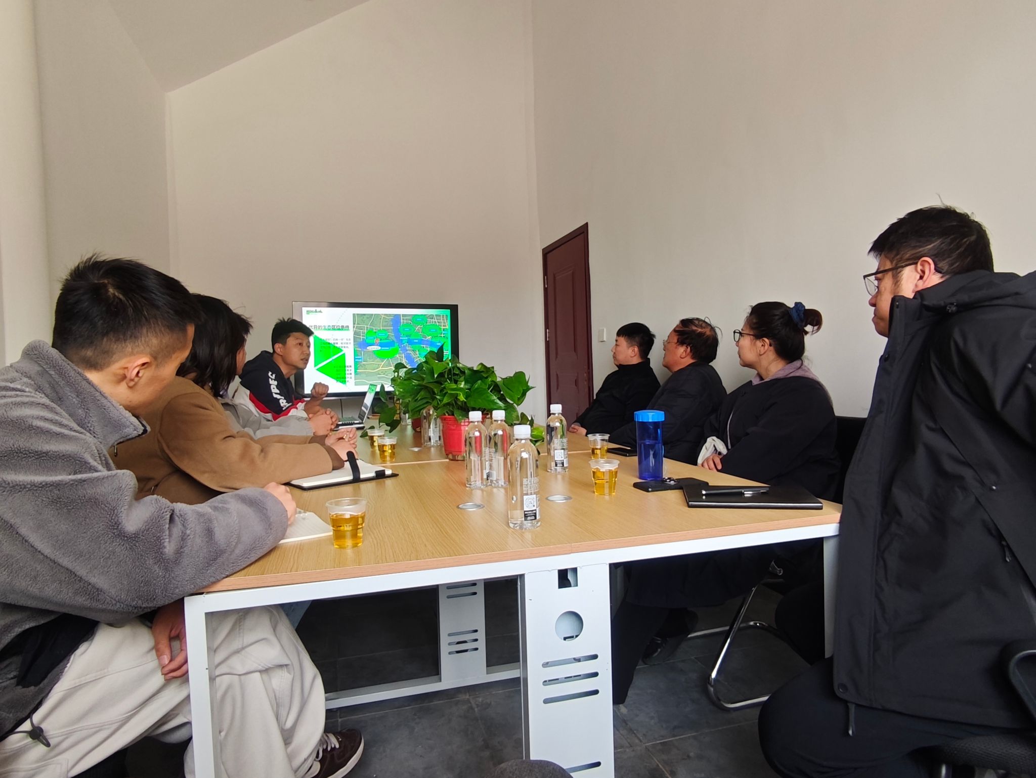 艺术学院副书记张敬东一行赴荥阳市永盛伟达文化旅游发展开展调研